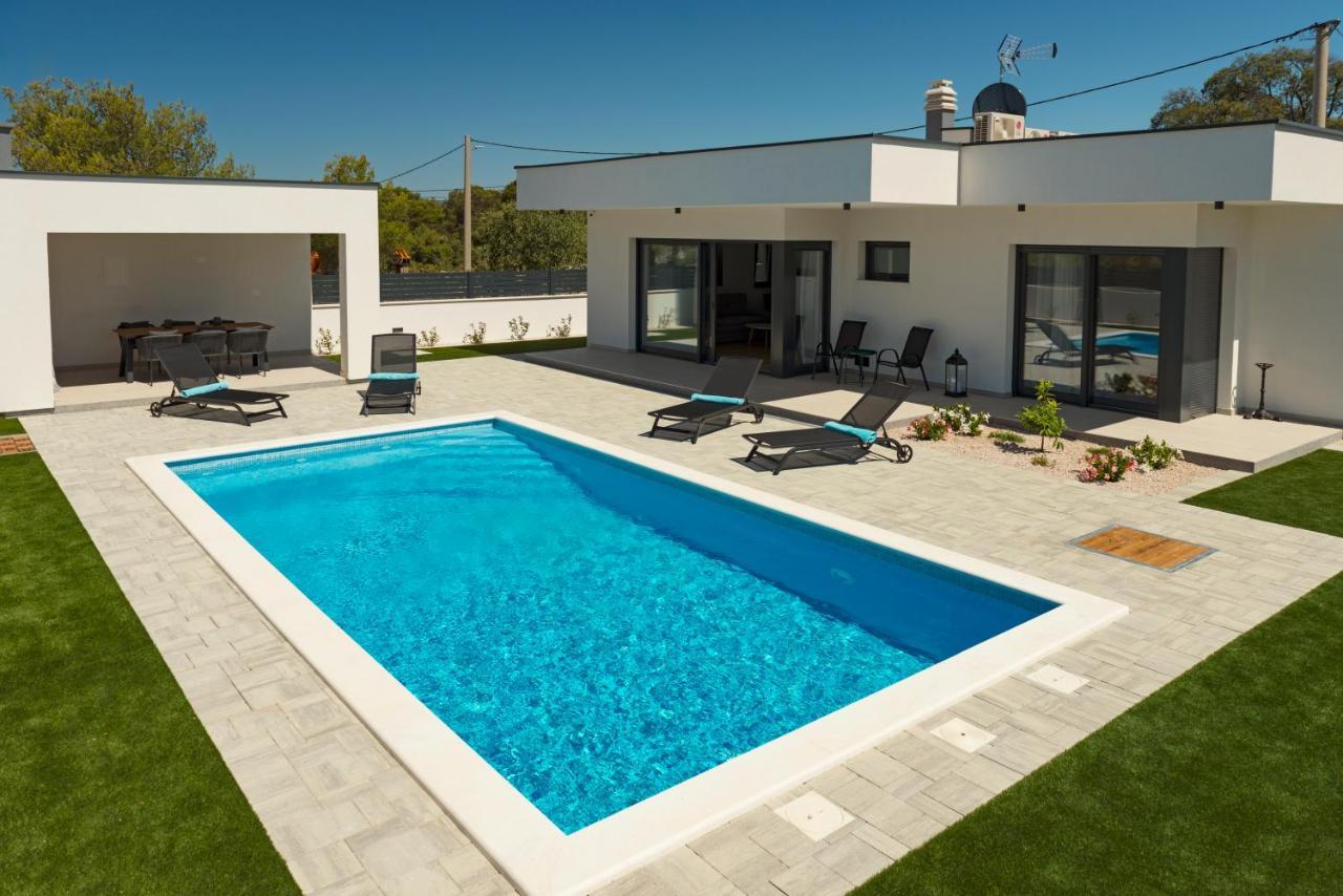 Villa Abelia Pirovac Exterior photo