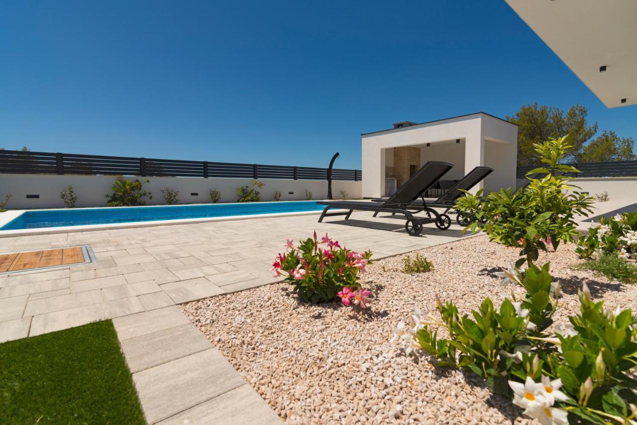 Villa Abelia Pirovac Exterior photo